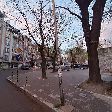 Sunny 2-Bedroom Maisonette Varna & Parking Bagian luar foto
