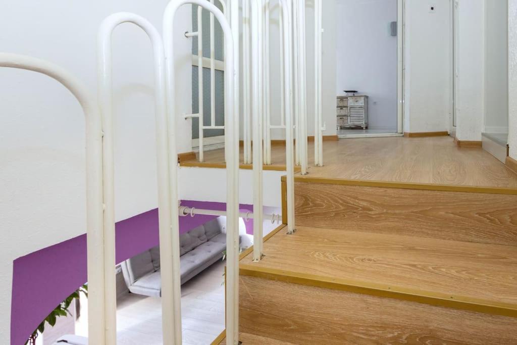 Sunny 2-Bedroom Maisonette Varna & Parking Bagian luar foto