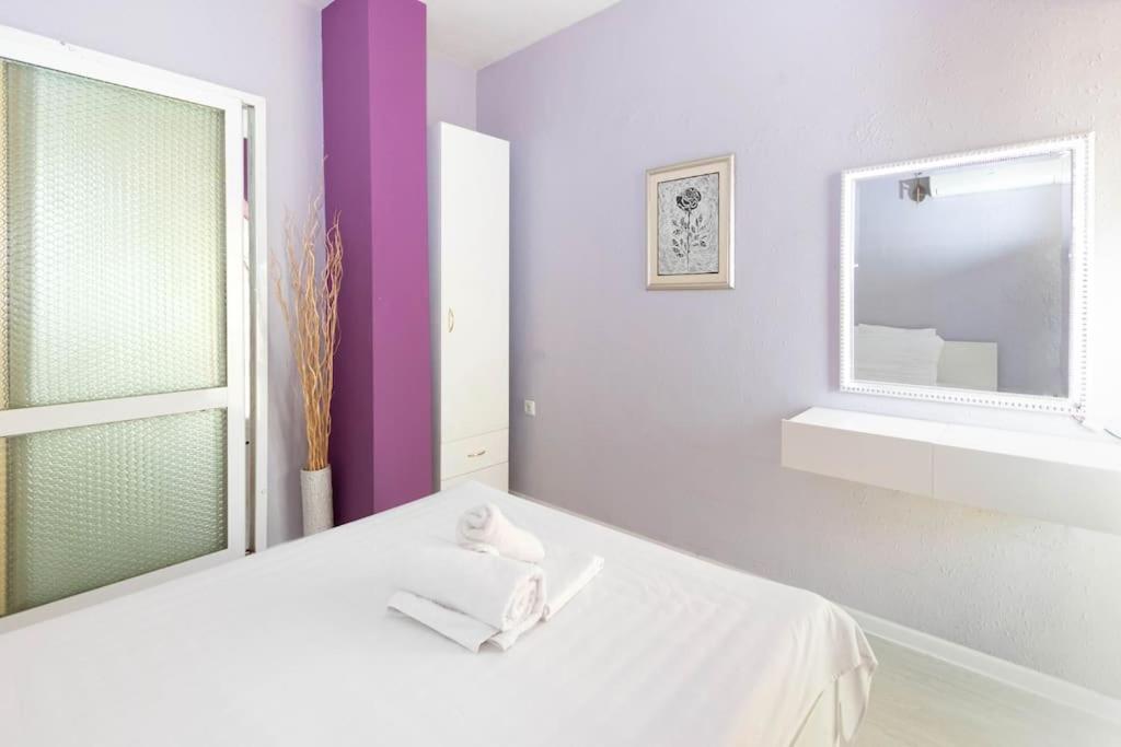 Sunny 2-Bedroom Maisonette Varna & Parking Bagian luar foto