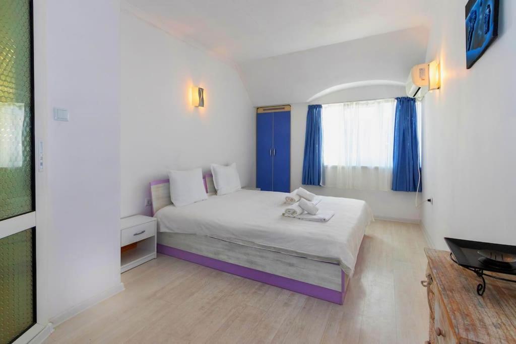 Sunny 2-Bedroom Maisonette Varna & Parking Bagian luar foto